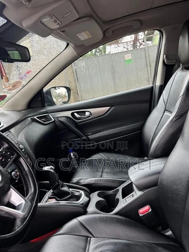 Nissan Qashqai 2018 Brown