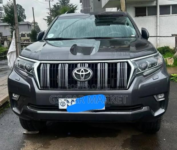 Toyota Land Cruiser Prado 2022 Teal