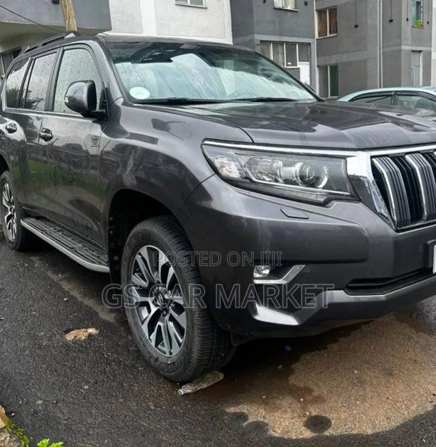 Toyota Land Cruiser Prado 2022 Teal