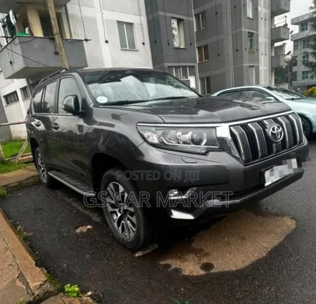 Toyota Land Cruiser Prado 2022 Teal