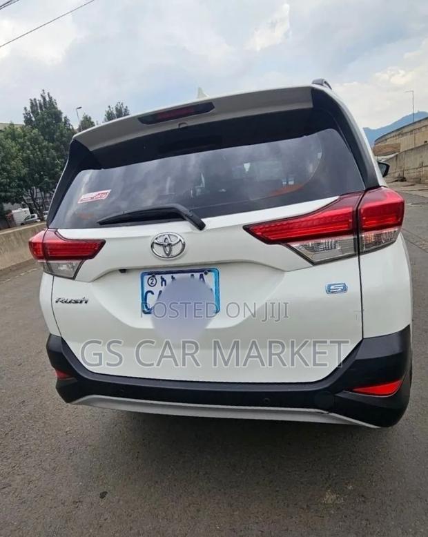 Toyota Rush 2023 White