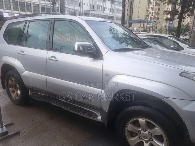 Toyota Land Cruiser Prado 2005 Silver