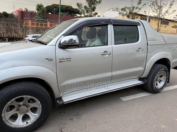 Toyota Hilux 2008 Silver
