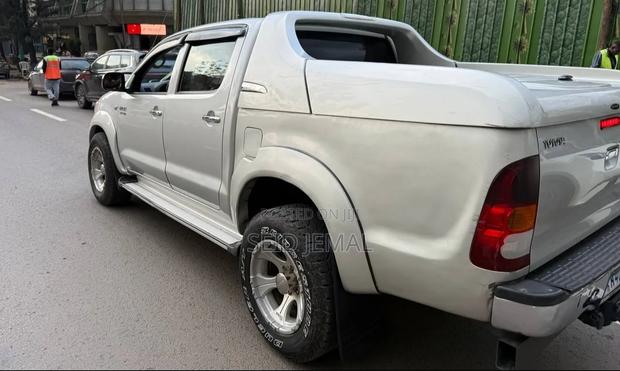 Toyota Hilux 2008 Silver