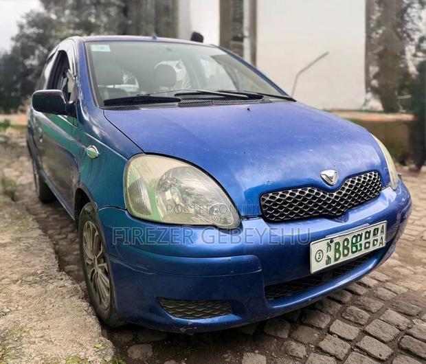 Toyota Vitz 2002 Blue