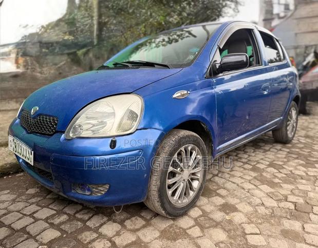 Toyota Vitz 2002 Blue