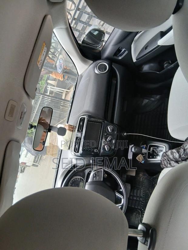 Mitsubishi Attrage 2022 Silver