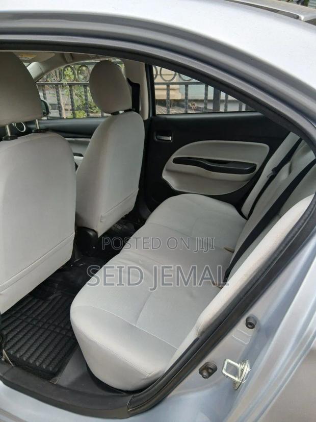 Mitsubishi Attrage 2022 Silver