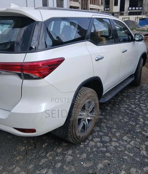 Toyota Fortuner 2017 White