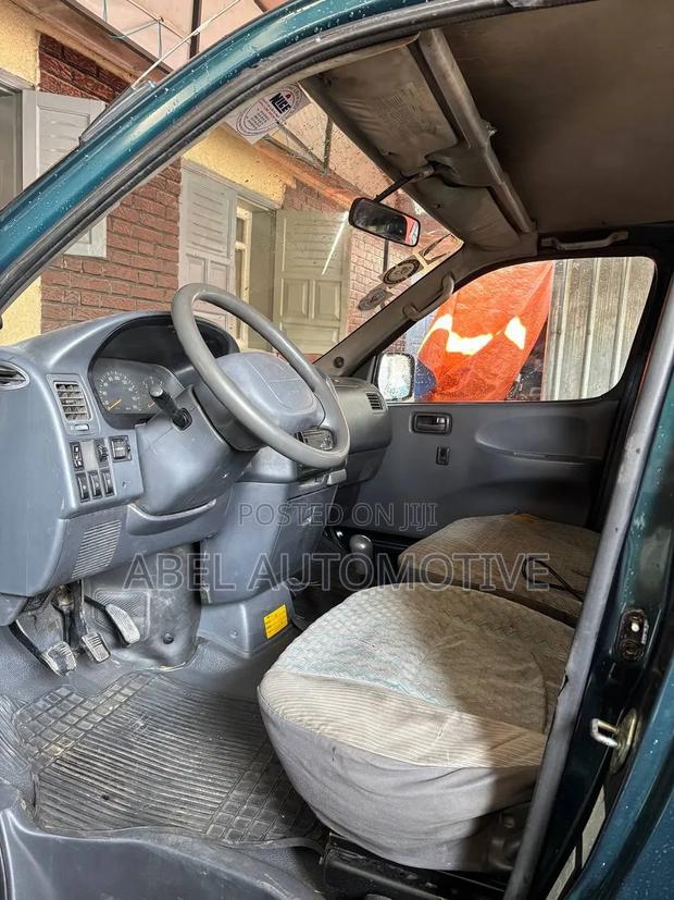 Toyota Vanguard 2004 Gray