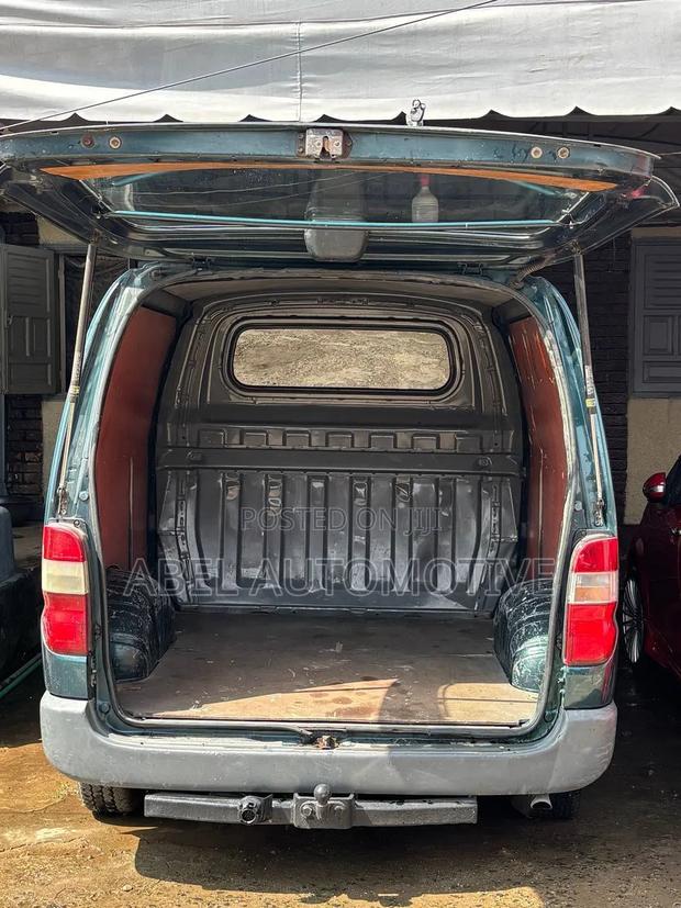 Toyota Vanguard 2004 Gray