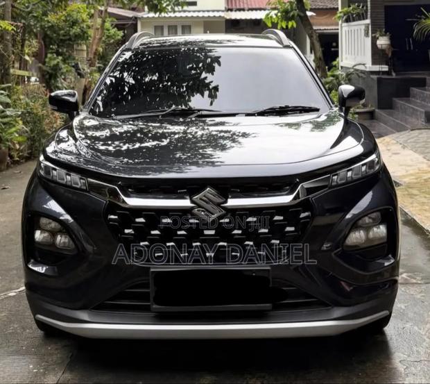 Suzuki Fronx 2025 Gray
