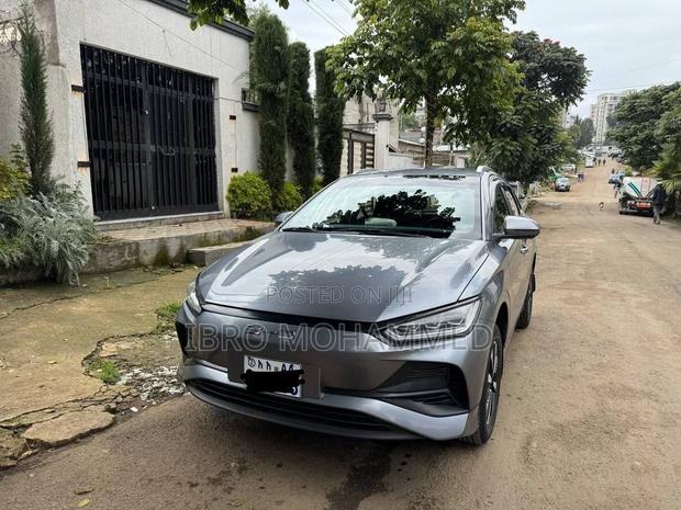 BYD E2 43 kWh 94 hp FWD 2025 Gray