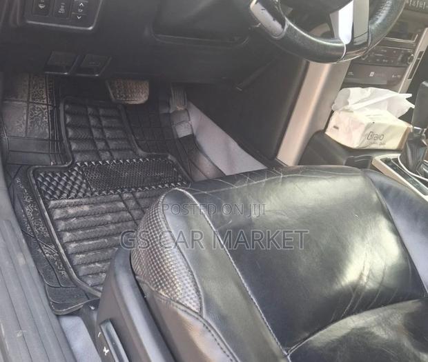 Toyota Land Cruiser Prado 2012 Gray