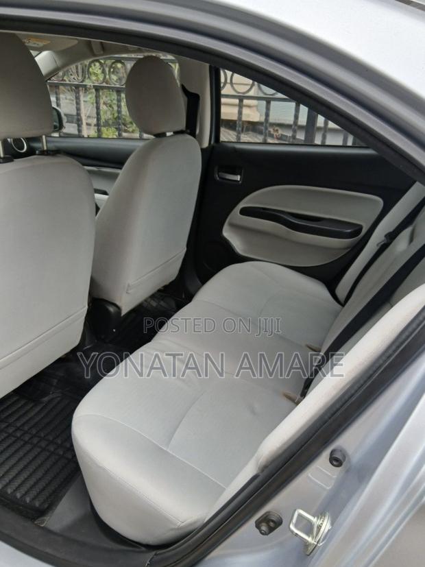 Mitsubishi Attrage 2022 Silver