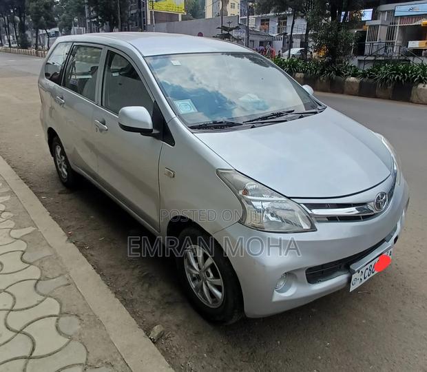 Toyota Avanza 2013 Silver
