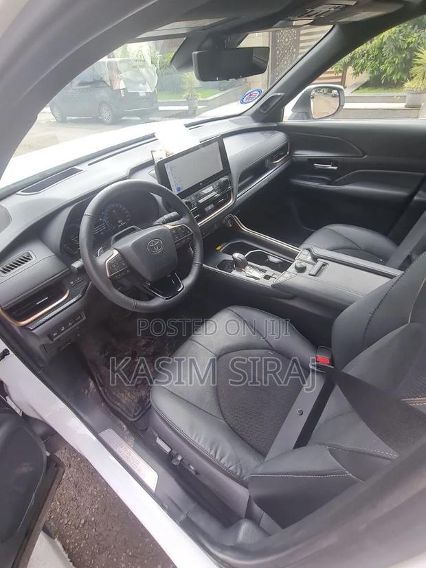 Toyota Grand Highlander Hybrid 2025 White