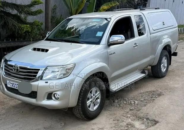 Toyota Hilux 2013
