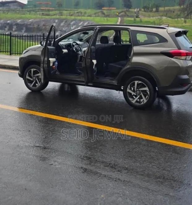 Toyota Rush 2022 Gray