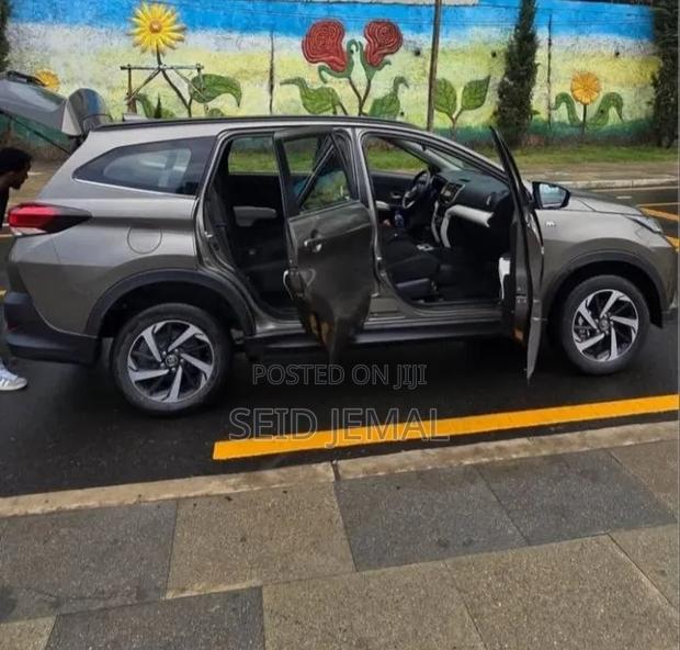 Toyota Rush 2022 Gray