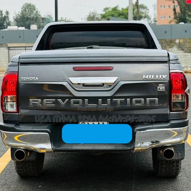 Toyota Hilux 2019 Purple