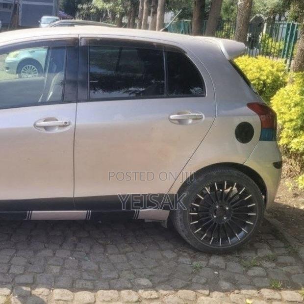 Toyota Yaris 2010