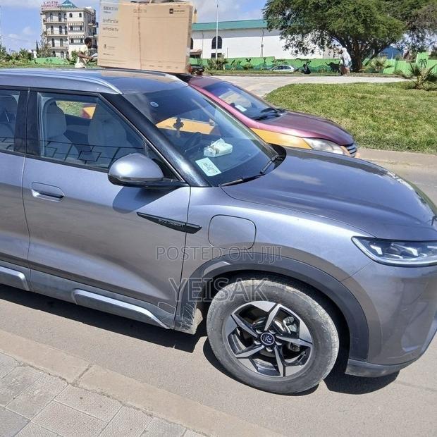 BYD Yuan Up 2025 Gray