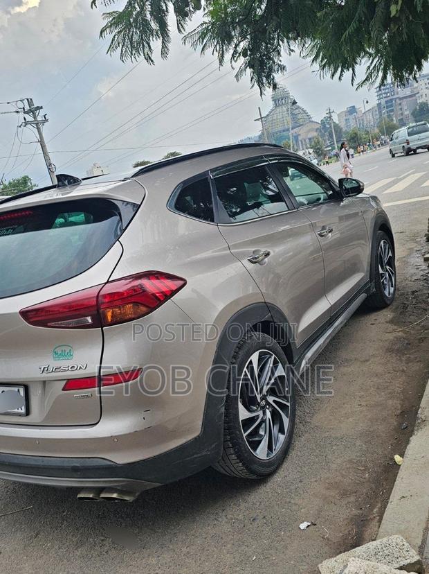 Hyundai Tucson 2020 Gold