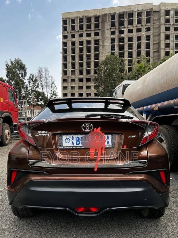 Toyota C-HR 2017 Brown
