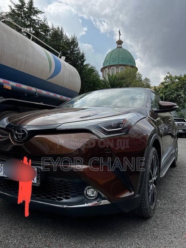 Toyota C-HR 2017 Brown