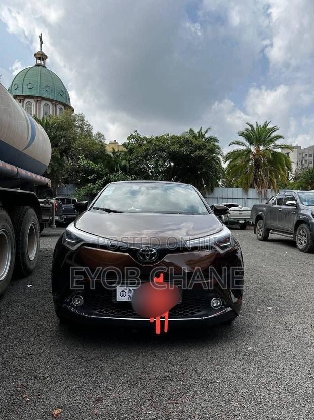 Toyota C-HR 2017 Brown