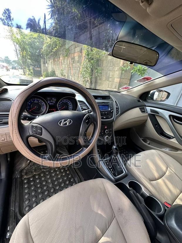 Hyundai Avante 2015 Brown