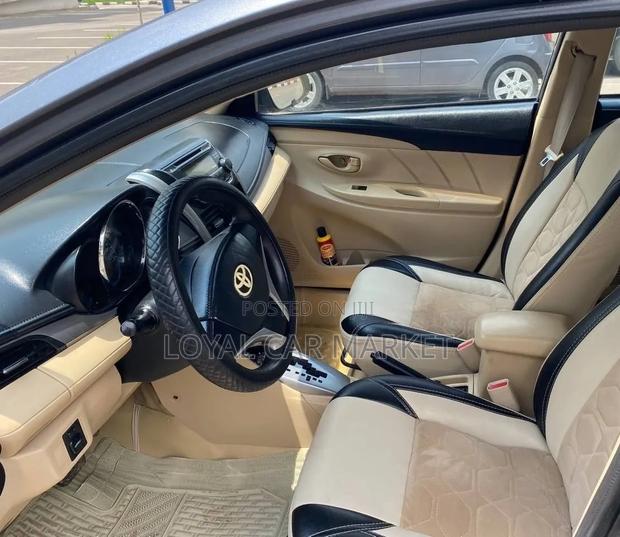Toyota Yaris 2014 Gray