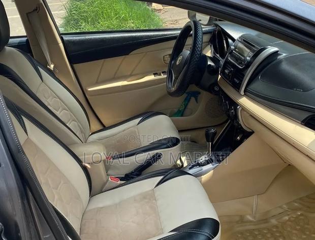 Toyota Yaris 2014 Gray