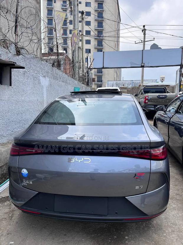 New BYD E2 43 kWh 94 hp FWD 2025 Gray