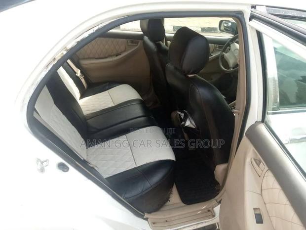 Toyota Corolla 2001 White