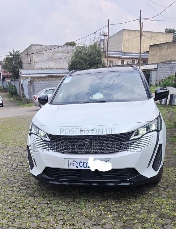 Peugeot 5008 2021 White