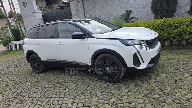 Peugeot 5008 2021 White