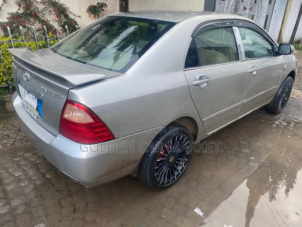Toyota Corolla 2004 Silver