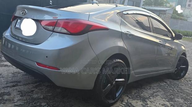 Hyundai Avante 2015 Gray