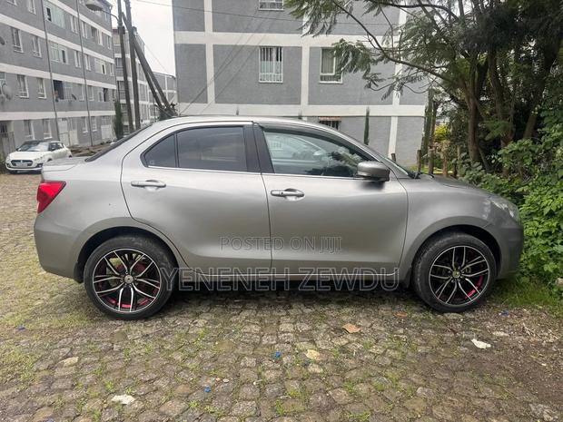 Suzuki Dzire 2022 Silver
