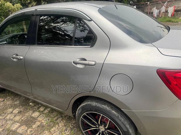 Suzuki Dzire 2022 Silver