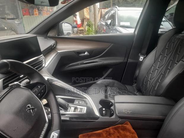 Peugeot 5008 2022 White