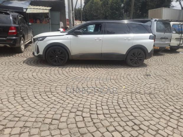 Peugeot 5008 2022 White