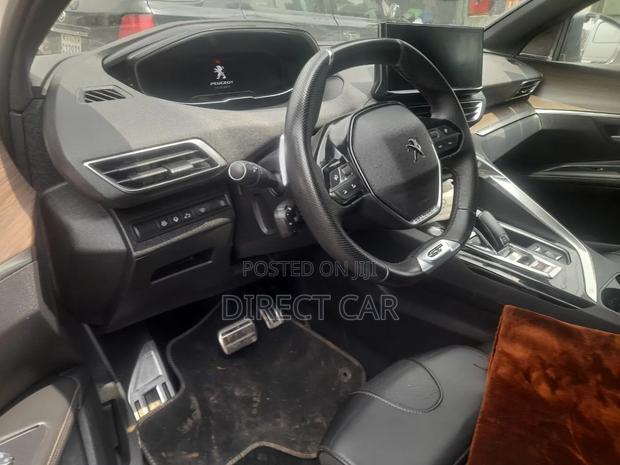 Peugeot 5008 2022 White