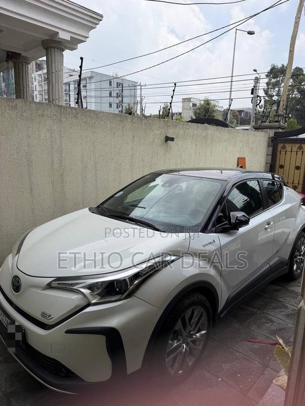Toyota C-HR 2023 White