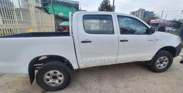 Toyota Hilux 2008 White