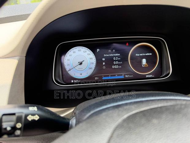 Hyundai Creta 2023 Silver