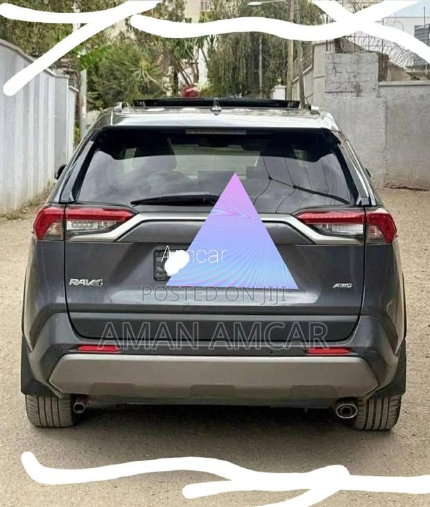 Toyota RAV4 2021 Gray