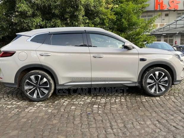BYD Song Plus 2025 White